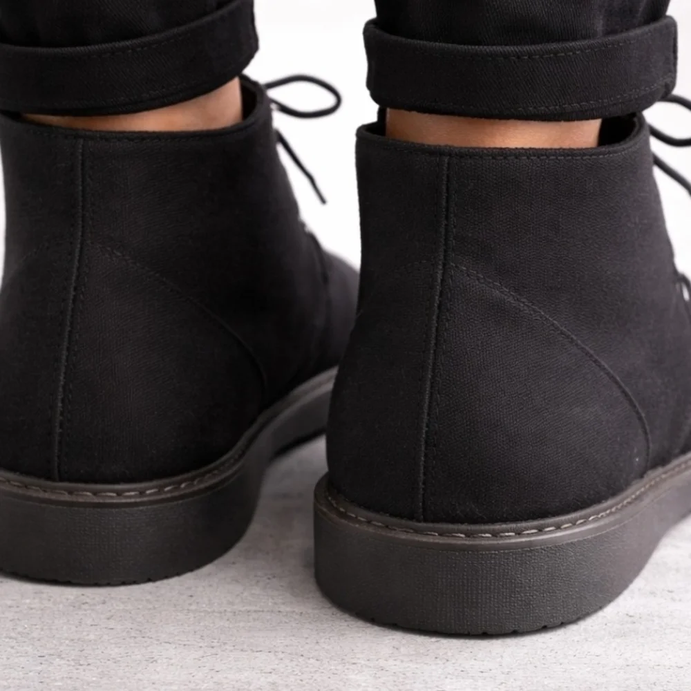 GUESS Men's Black Chukka Boots